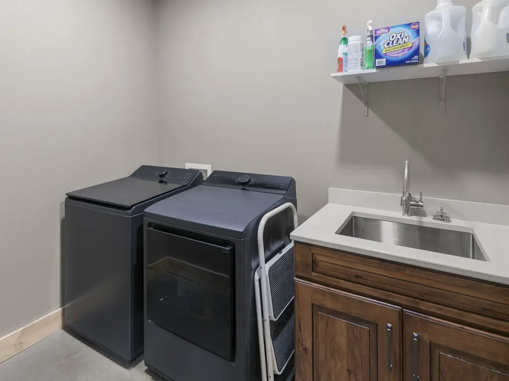 29 Lower Hawk Valley Road Columbus MT 59019