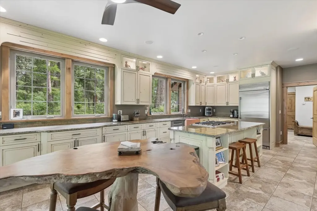 19 Ridgeway Court Columbia Falls MT 59912