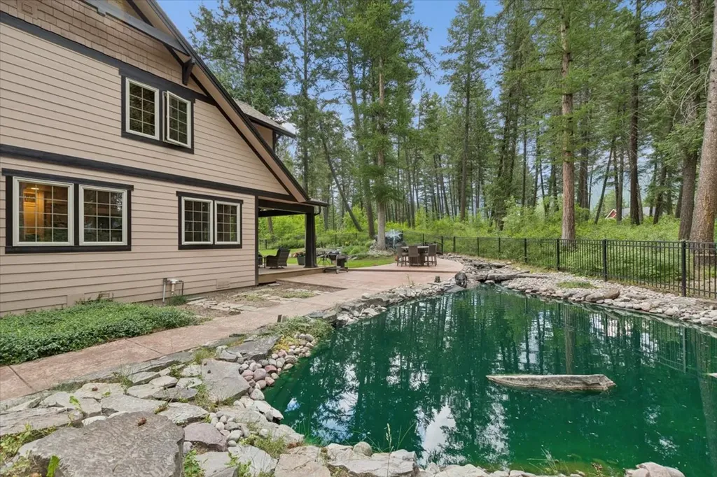 19 Ridgeway Court Columbia Falls MT 59912
