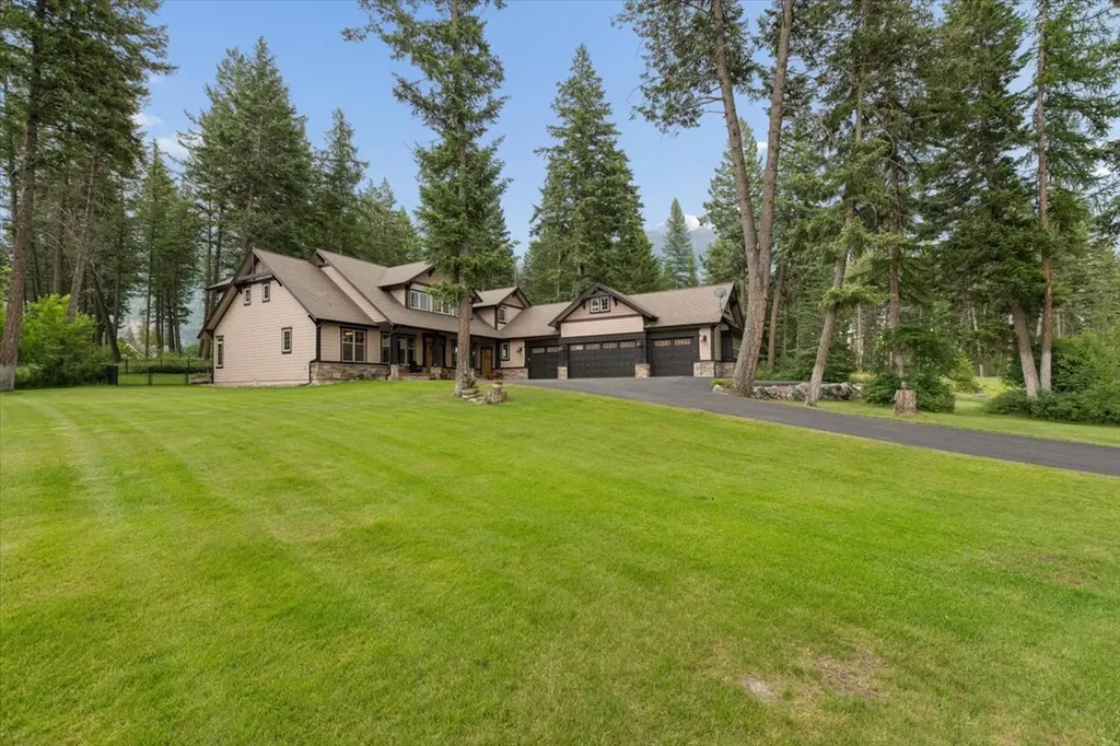 19 Ridgeway Court Columbia Falls MT 59912