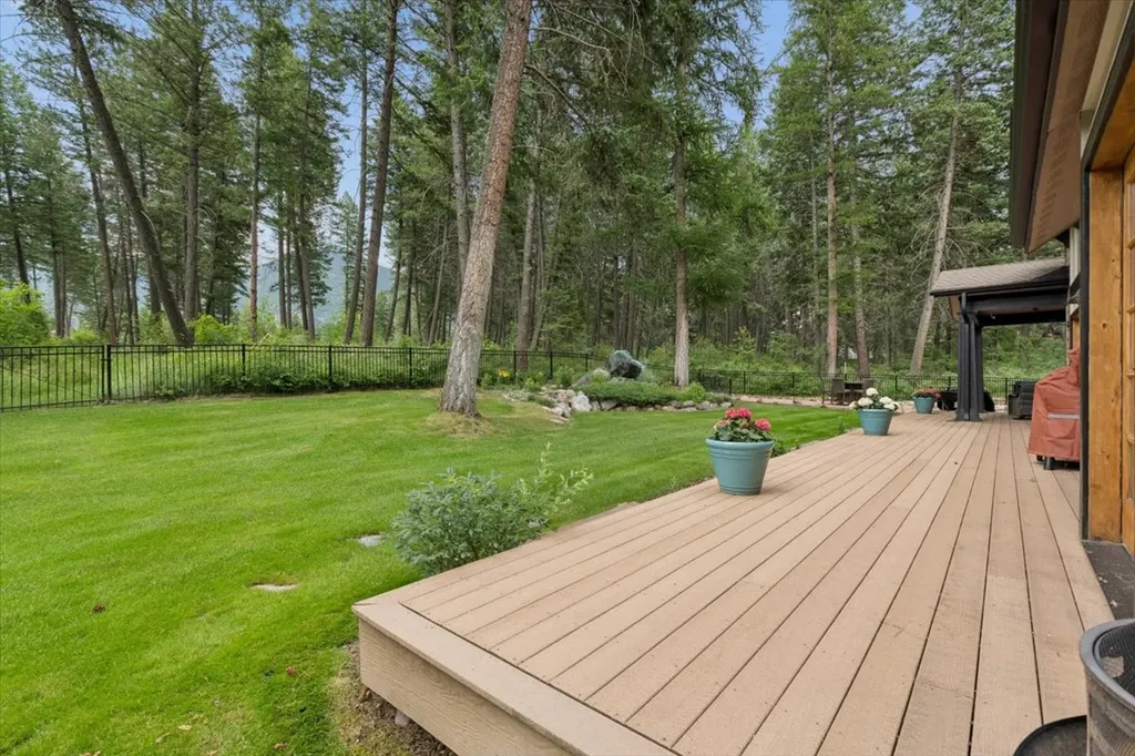 19 Ridgeway Court Columbia Falls MT 59912