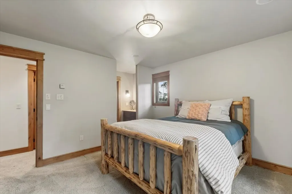 19 Ridgeway Court Columbia Falls MT 59912