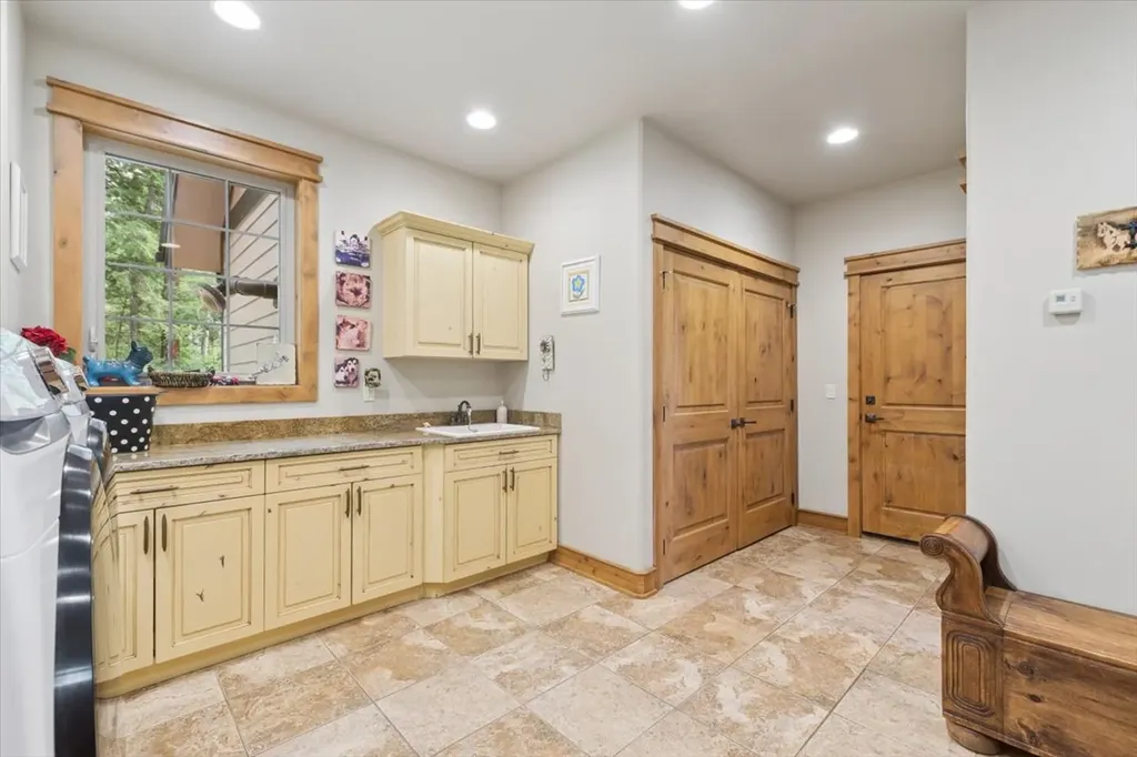 19 Ridgeway Court Columbia Falls MT 59912