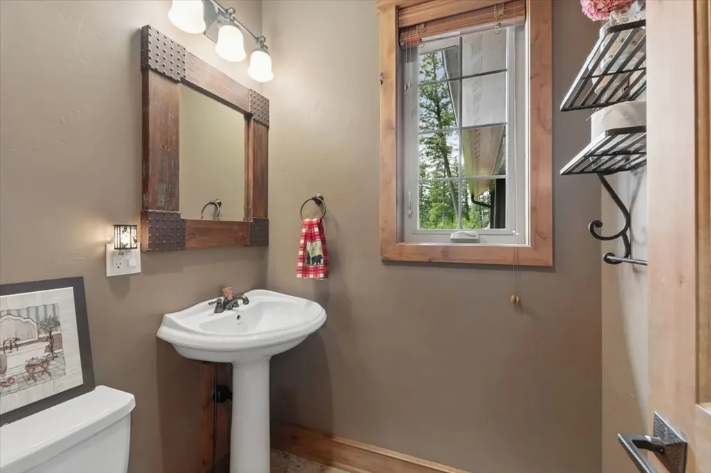 19 Ridgeway Court Columbia Falls MT 59912