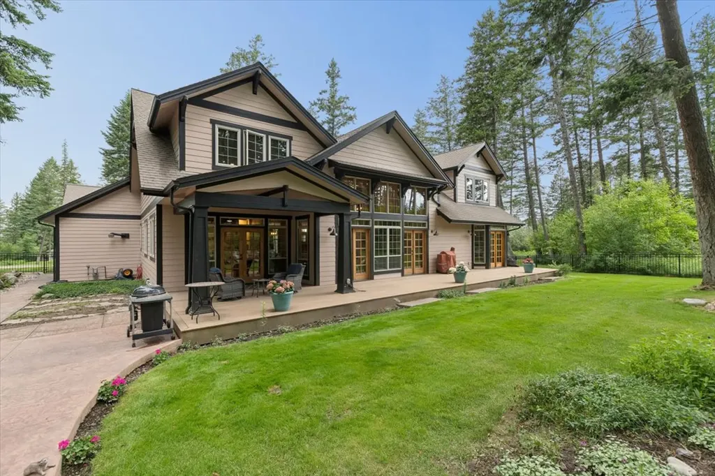 19 Ridgeway Court Columbia Falls MT 59912