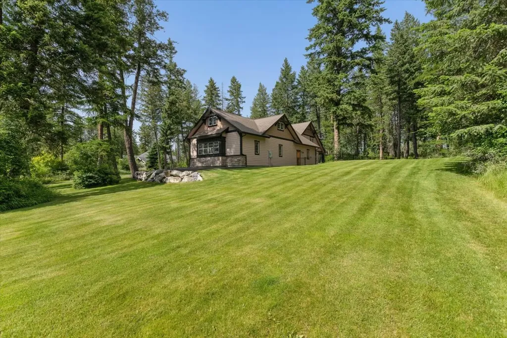 19 Ridgeway Court Columbia Falls MT 59912