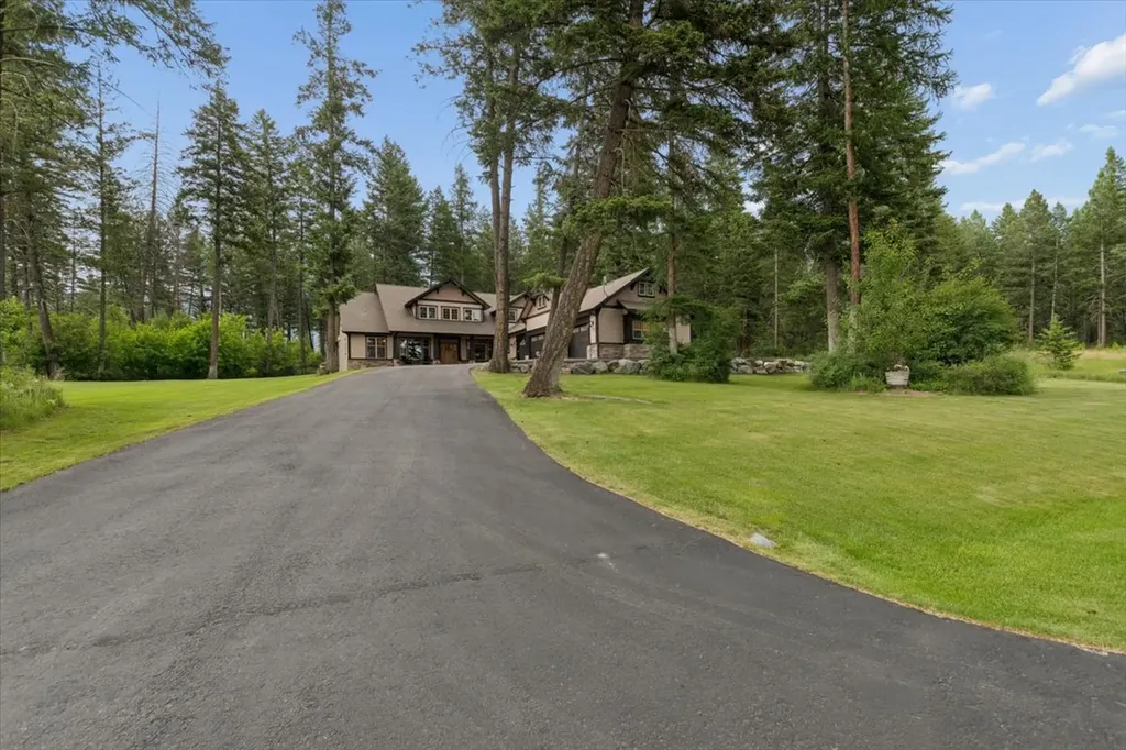 19 Ridgeway Court Columbia Falls MT 59912