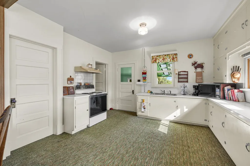6058 Cottonwood Creek Road Lewistown MT 59457