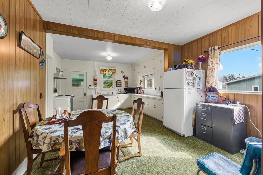6058 Cottonwood Creek Road Lewistown MT 59457