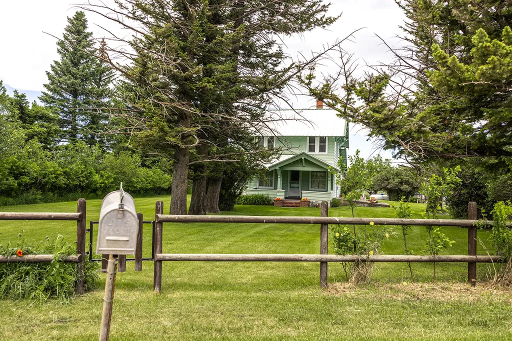 6058 Cottonwood Creek Road Lewistown MT 59457