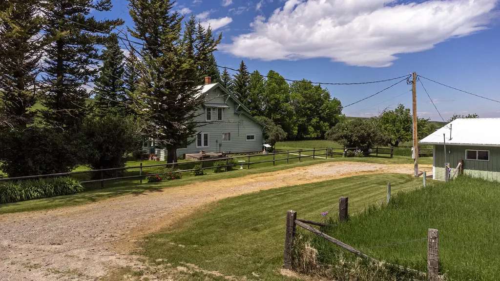 6058 Cottonwood Creek Road Lewistown MT 59457