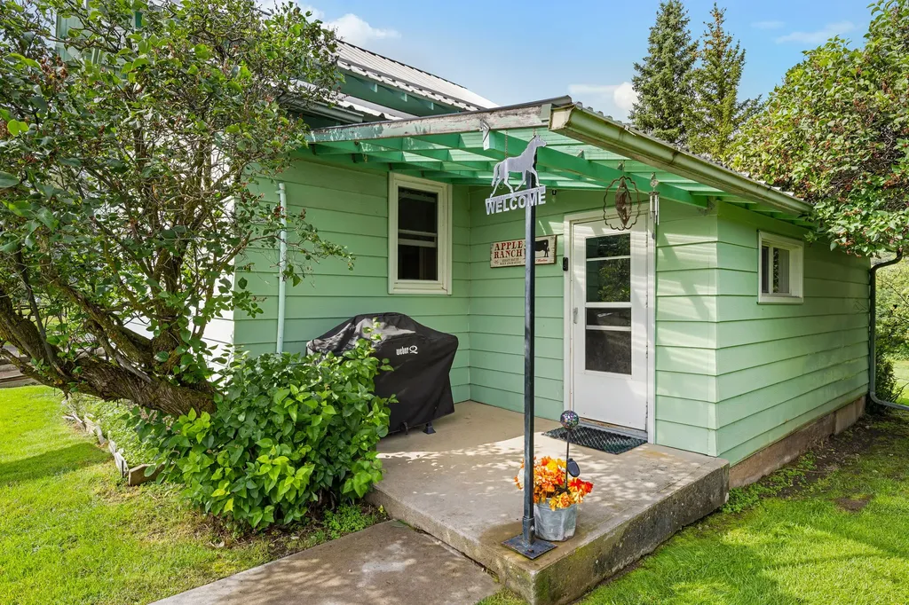 6058 Cottonwood Creek Road Lewistown MT 59457