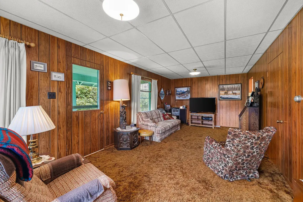 6058 Cottonwood Creek Road Lewistown MT 59457