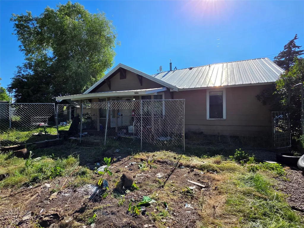 42419 3rd Avenue E Pablo MT 59855