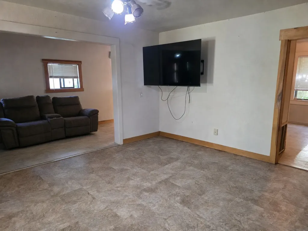 42419 3rd Avenue E Pablo MT 59855
