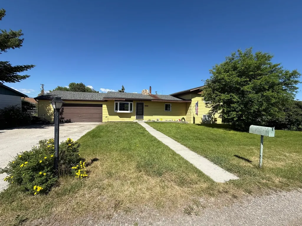 904 Bielenberg Street Deer Lodge MT 59722