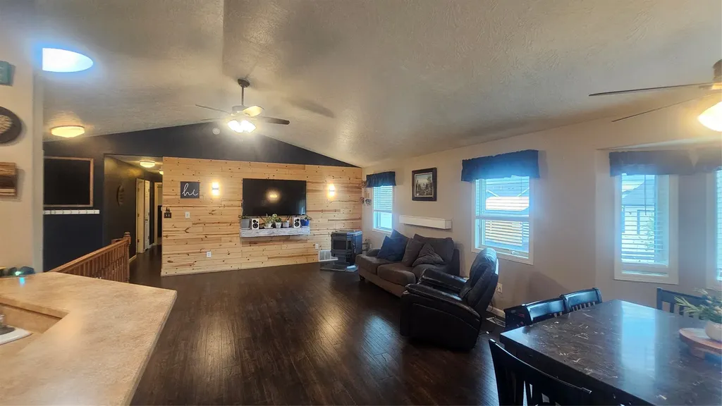 309 40th Avenue NE Great Falls MT 59404