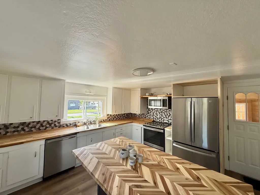755 Salmon Run Whitefish MT 59937