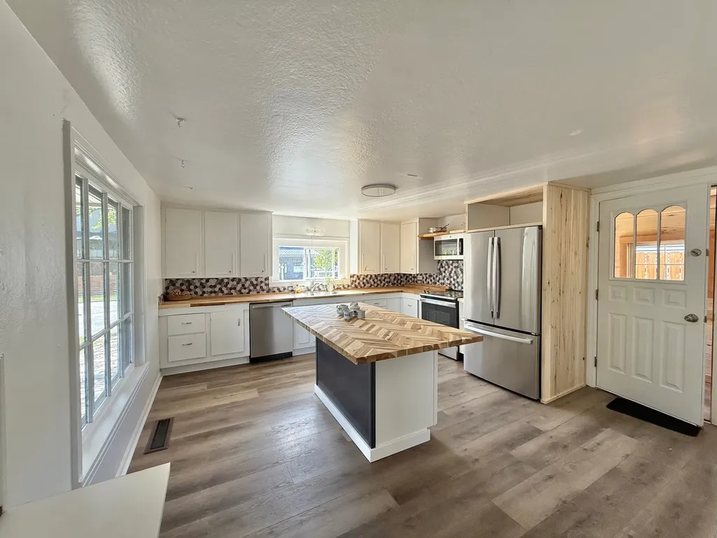 755 Salmon Run Whitefish MT 59937