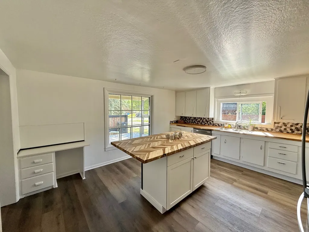 755 Salmon Run Whitefish MT 59937
