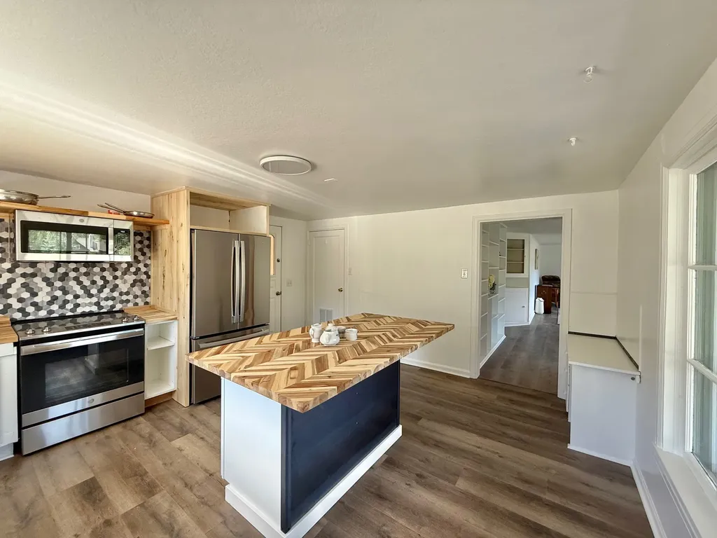 755 Salmon Run Whitefish MT 59937