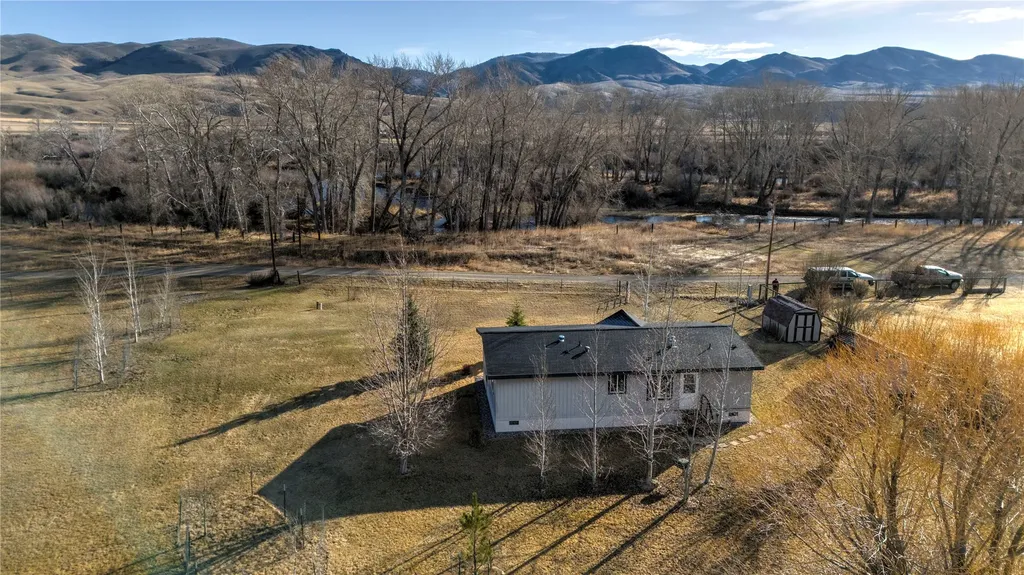 Nhn Ponderosa Road Melrose MT 59743