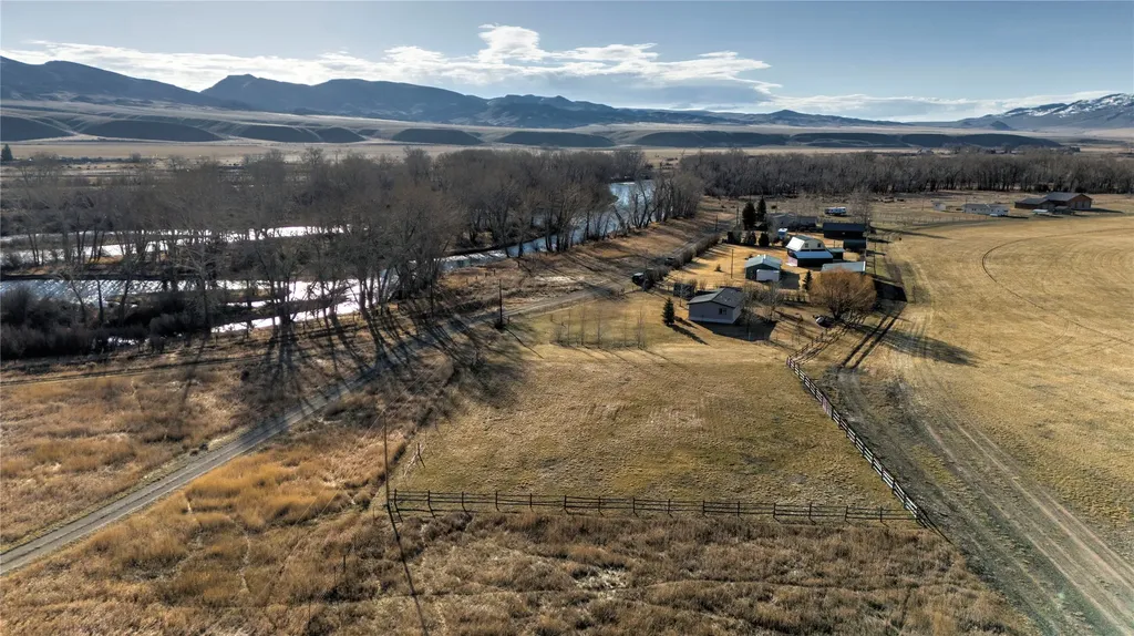 Nhn Ponderosa Road Melrose MT 59743