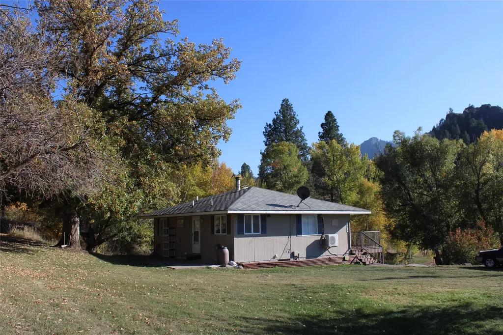 2973 Old Us Highway 91 Cascade MT 59421