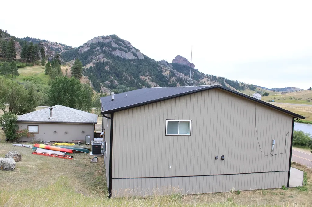 2973 Old Us Highway 91 Cascade MT 59421