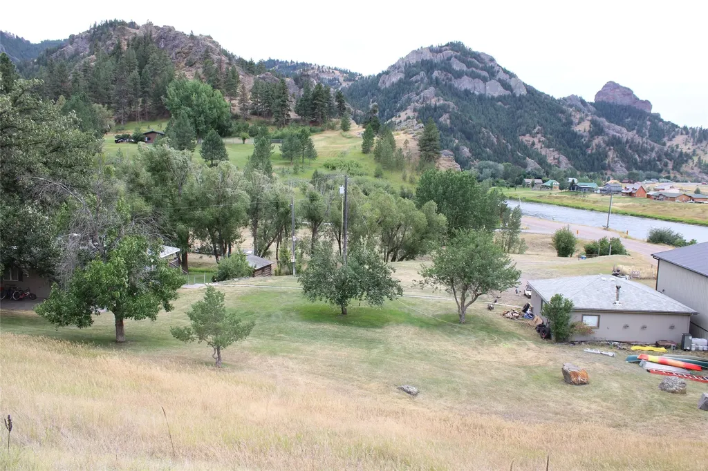2973 Old Us Highway 91 Cascade MT 59421