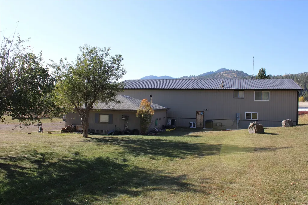 2973 Old Us Highway 91 Cascade MT 59421