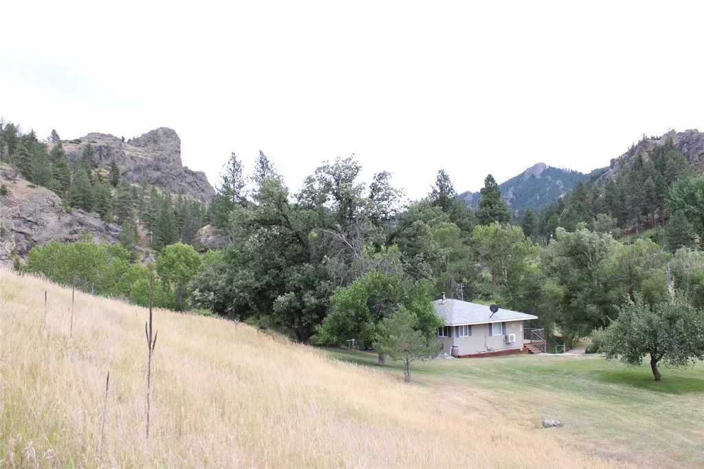 2973 Old Us Highway 91 Cascade MT 59421