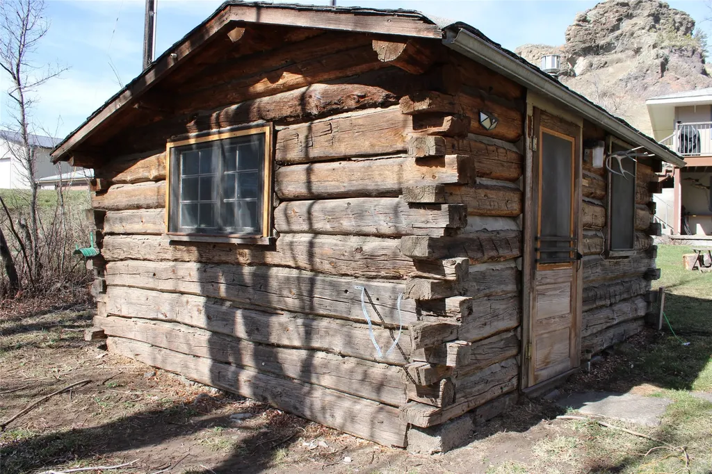 2973 Old Us Highway 91 Cascade MT 59421