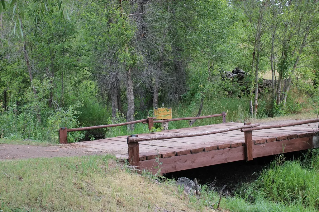 2973 Old Us Highway 91 Cascade MT 59421