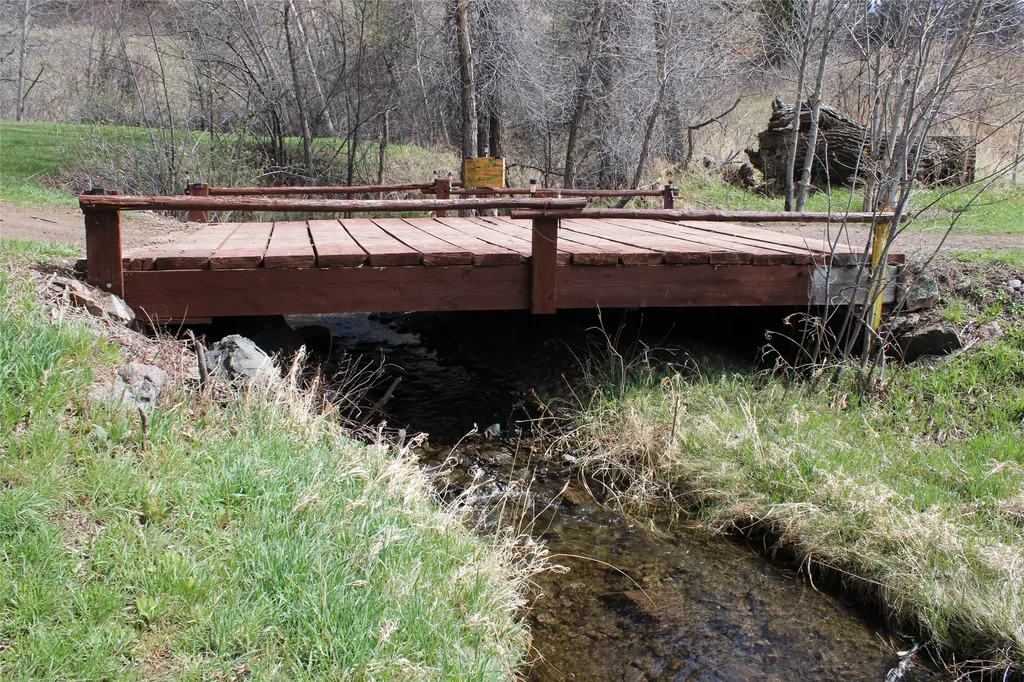 2973 Old Us Highway 91 Cascade MT 59421