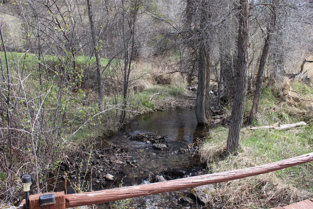 2973 Old Us Highway 91 Cascade MT 59421