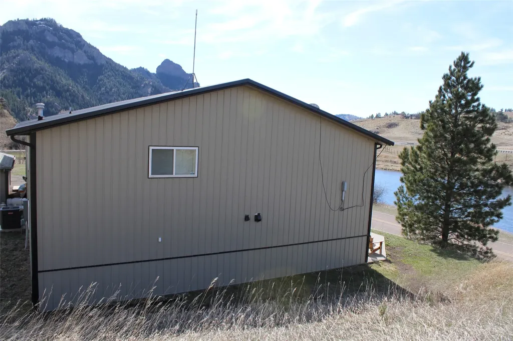2973 Old Us Highway 91 Cascade MT 59421