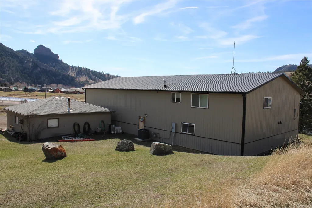 2973 Old Us Highway 91 Cascade MT 59421