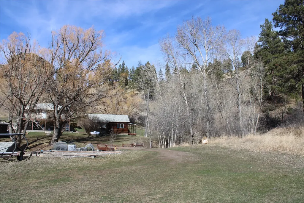 2973 Old Us Highway 91 Cascade MT 59421