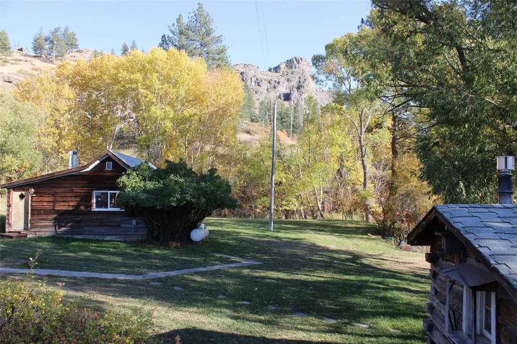 2973 Old Us Highway 91 Cascade MT 59421