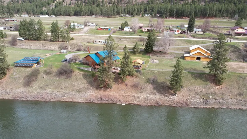 1457 Mullan Road W Superior MT 59872