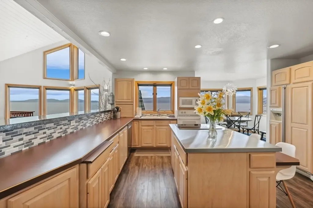17431 Fishing Rock Lane Bigfork MT 59911