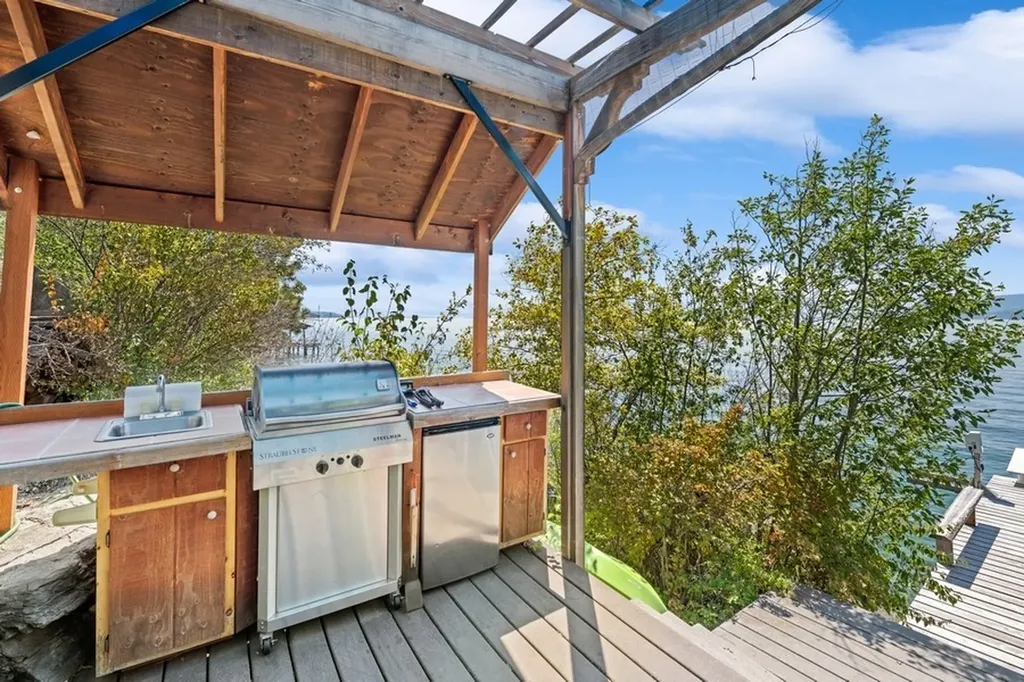 17431 Fishing Rock Lane Bigfork MT 59911