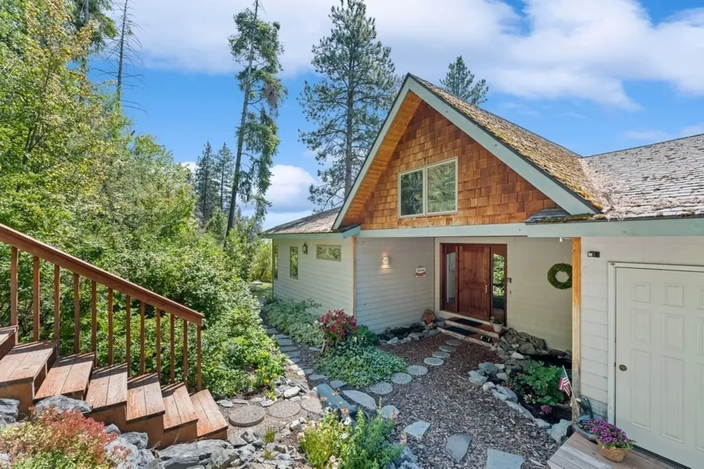 17431 Fishing Rock Lane Bigfork MT 59911