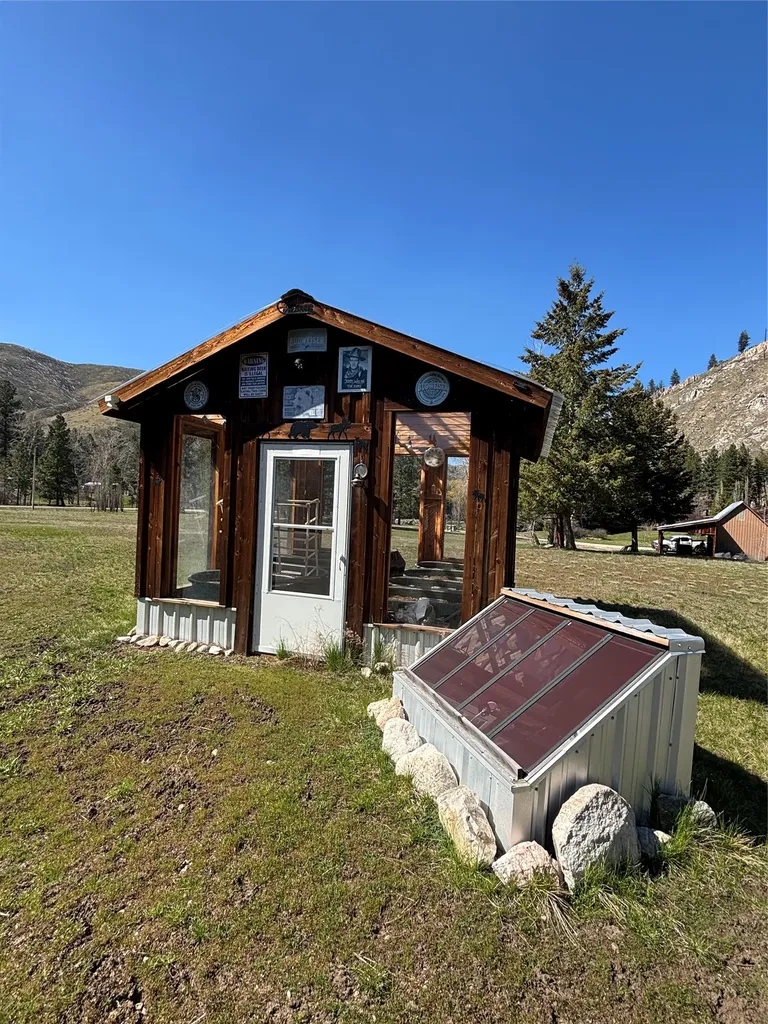 5900 Us Highway 93 S Sula MT 59827