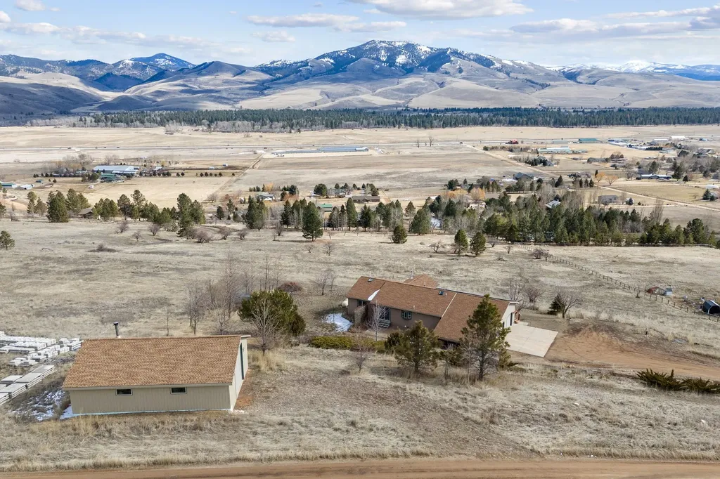 16090 Dundee Road Florence MT 59833
