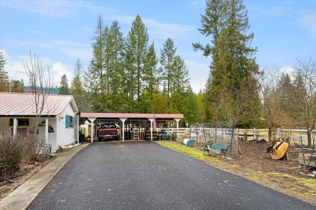 22 Center Drive Troy MT 59935