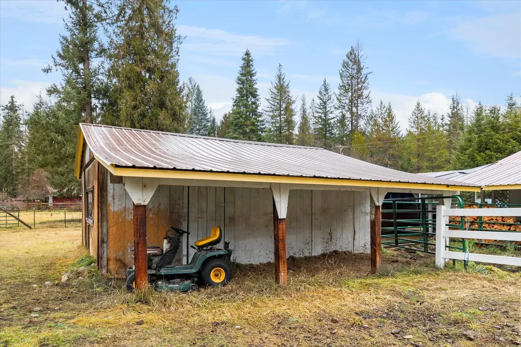22 Center Drive Troy MT 59935