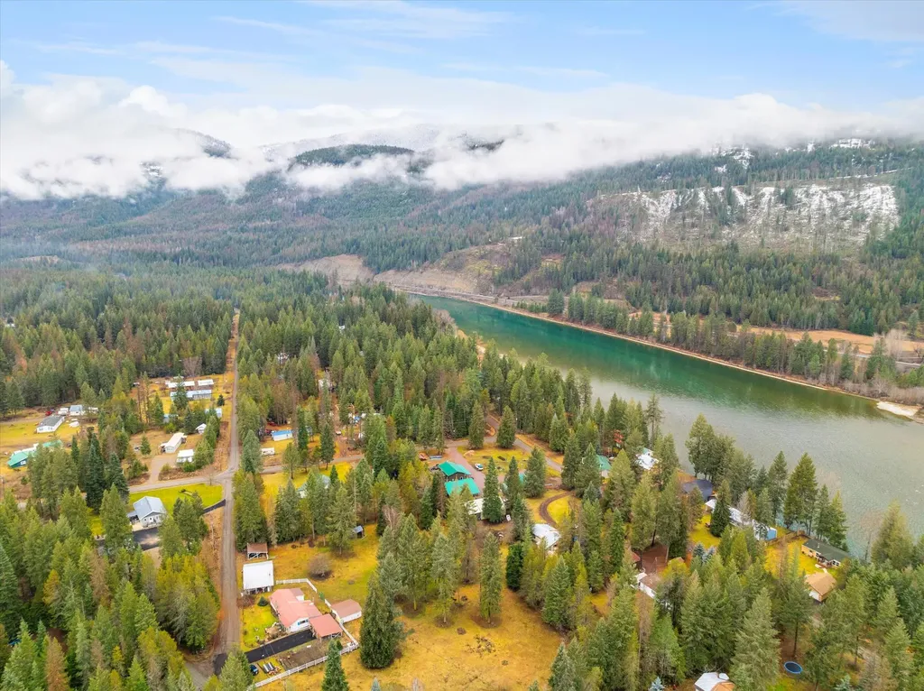 22 Center Drive Troy MT 59935