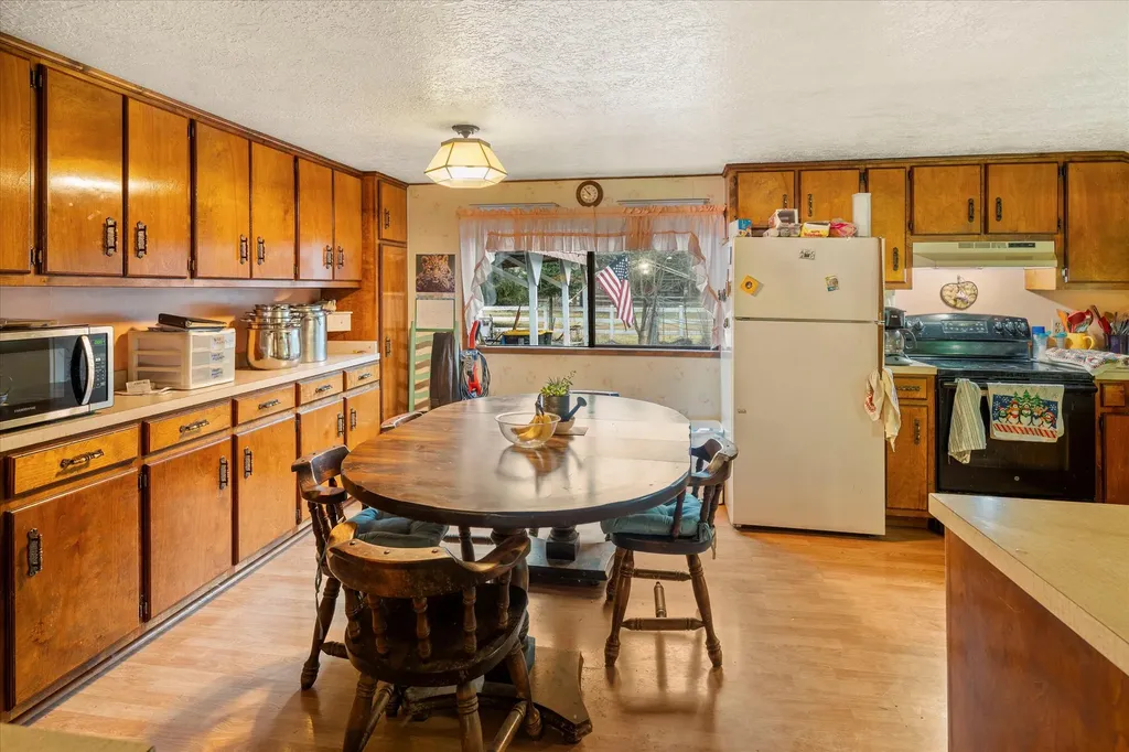 22 Center Drive Troy MT 59935
